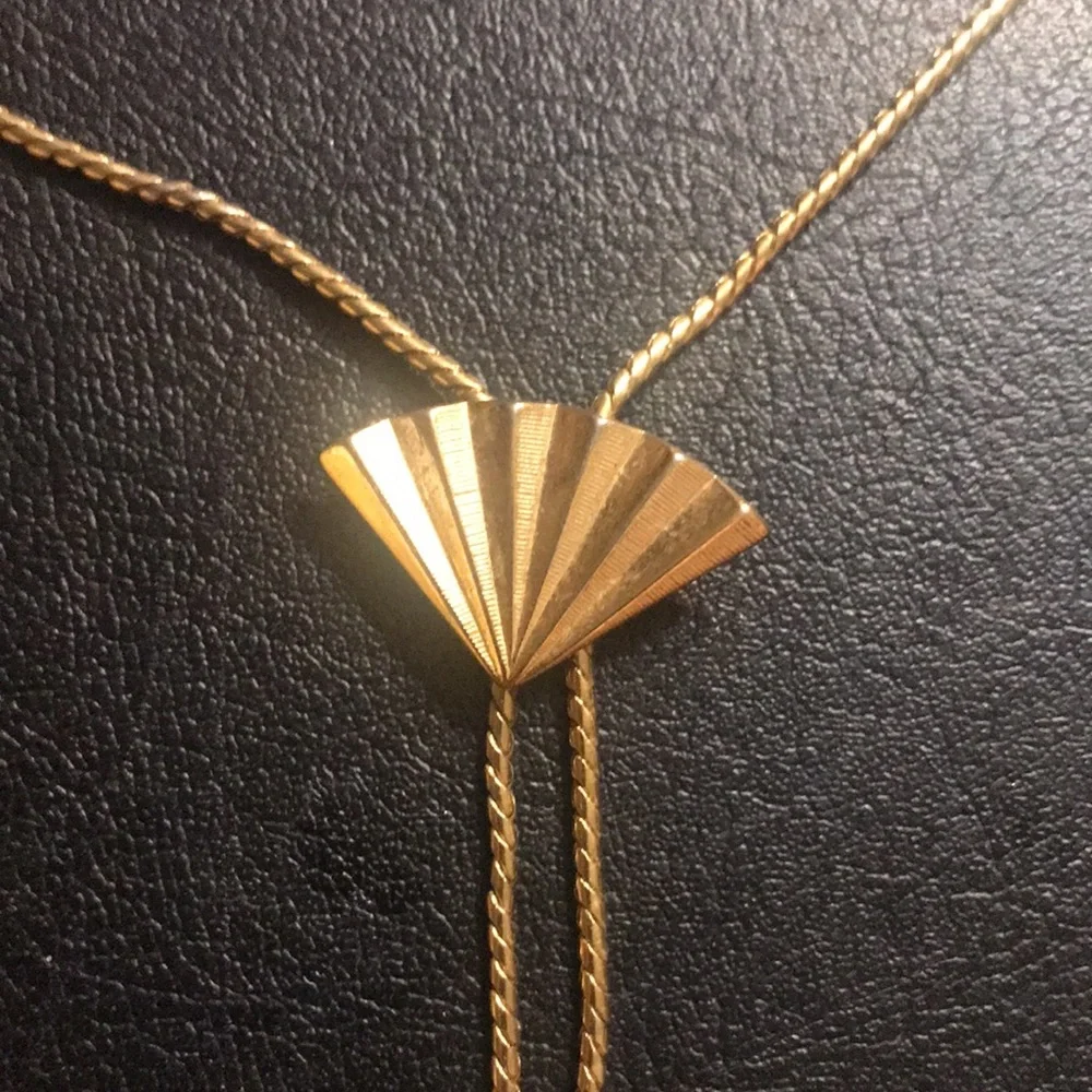 Gold Fan Lariat - Picture 2 of 5